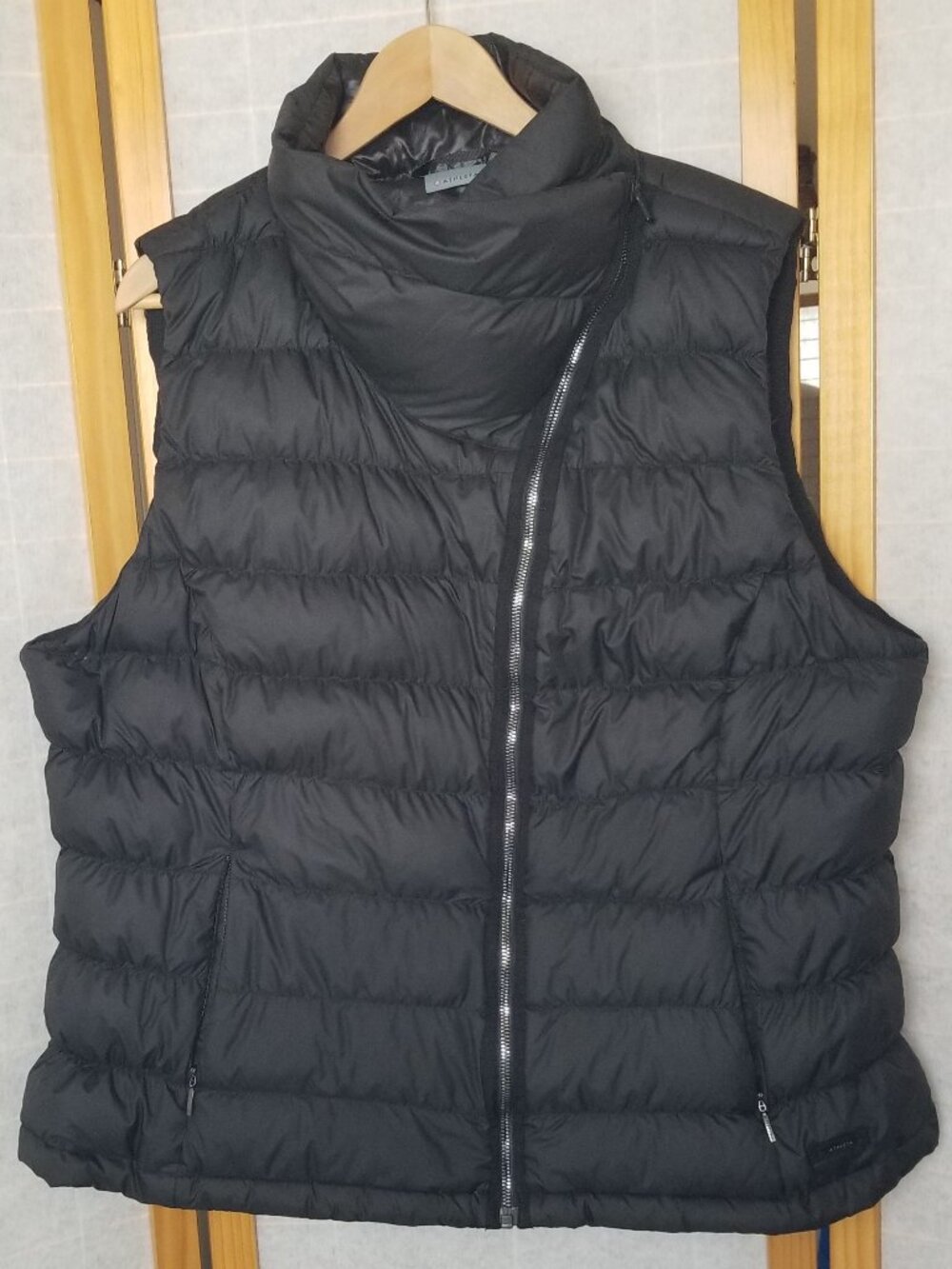 Athleta Black Downabout Puffer Vest 2X Outdoors Funnel Neck